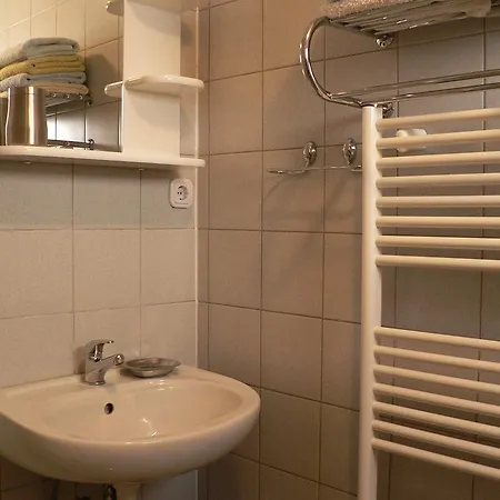 And Grohar דירה קרנייסקה גורה