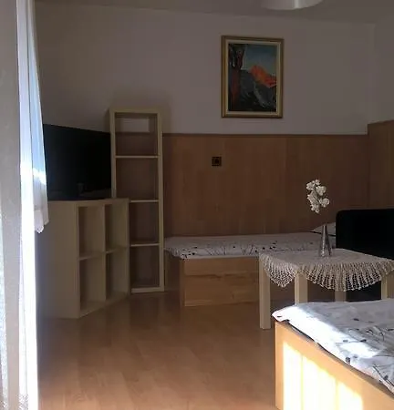 And Grohar * קרנייסקה גורה