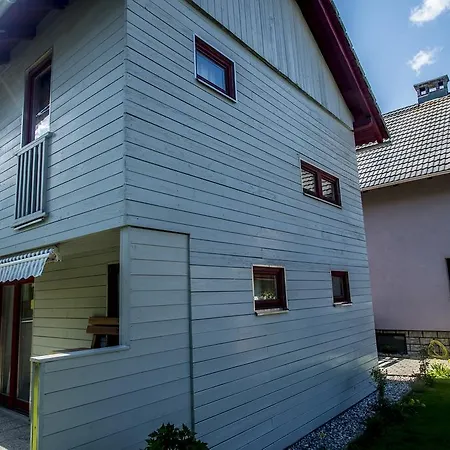 Apartament And Grohar