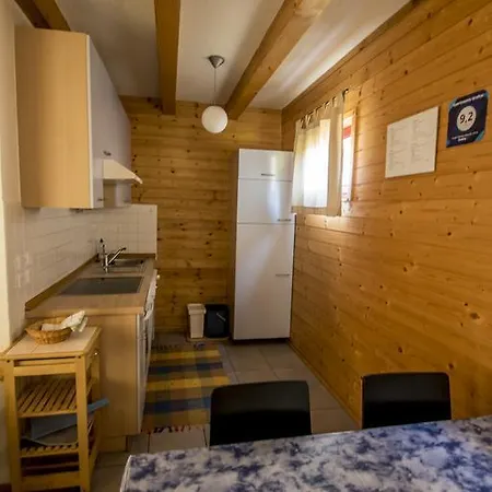 And Grohar קרנייסקה גורה