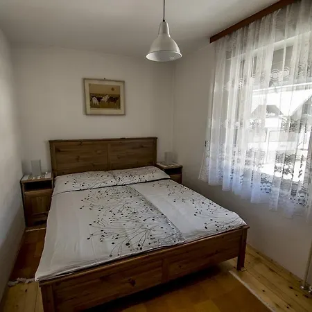 Apartament And Grohar